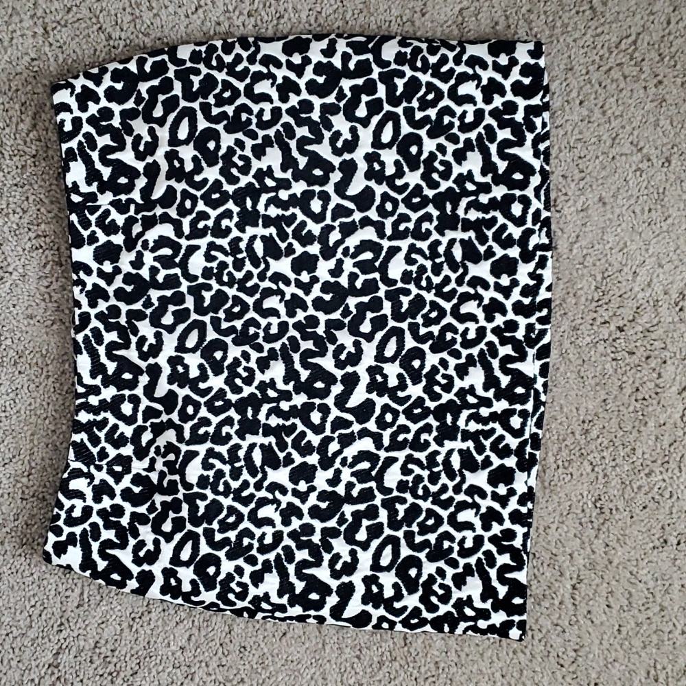 Kendall & Kylie cheetah print skirt size medium